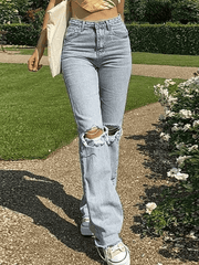 Light Wash Knee Ripped Jeans