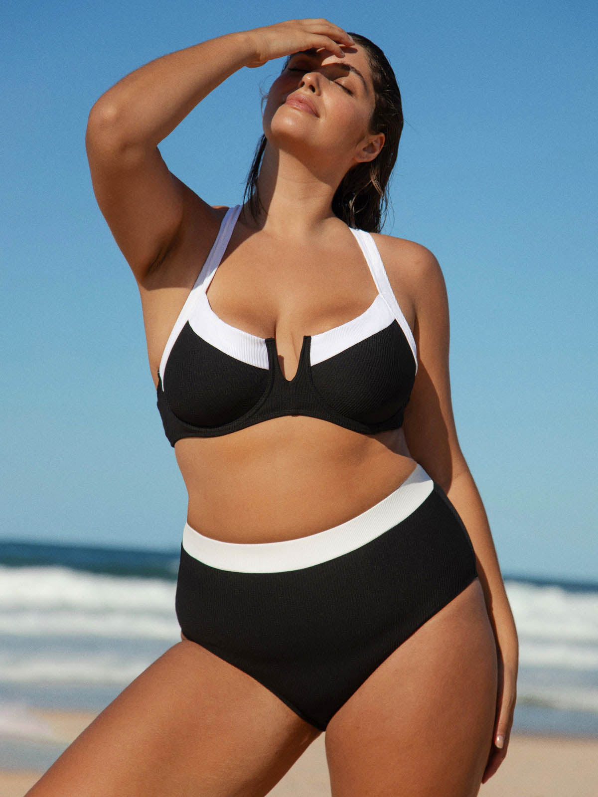 Black Contrast Trim Plus Size Bikini Top