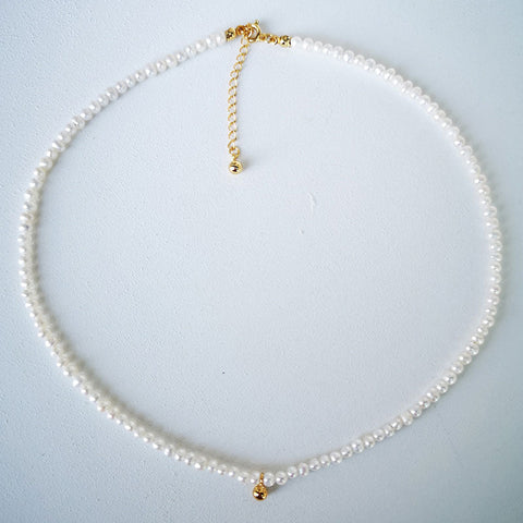 Elegant Pearl Embellished Plated Bead Pendant Choker Necklace - White